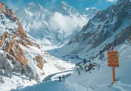 Chandigarh Weekend in Snowy Manali